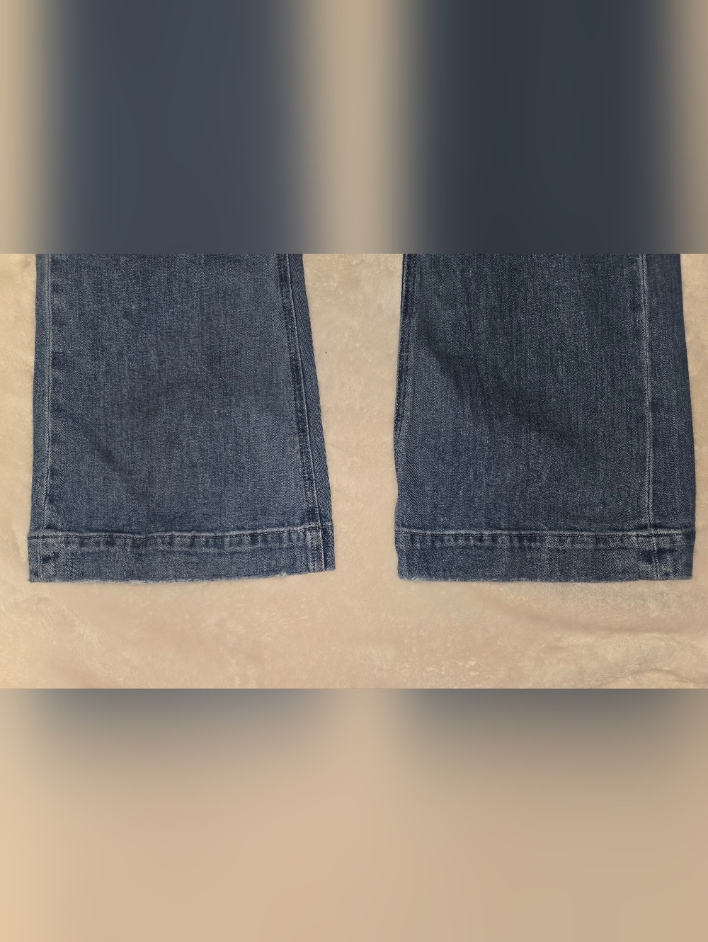PAIGE Leenah High Rise Wide Leg Jeans - Distressed Knee & Raw Hem - Picture 4 of 10